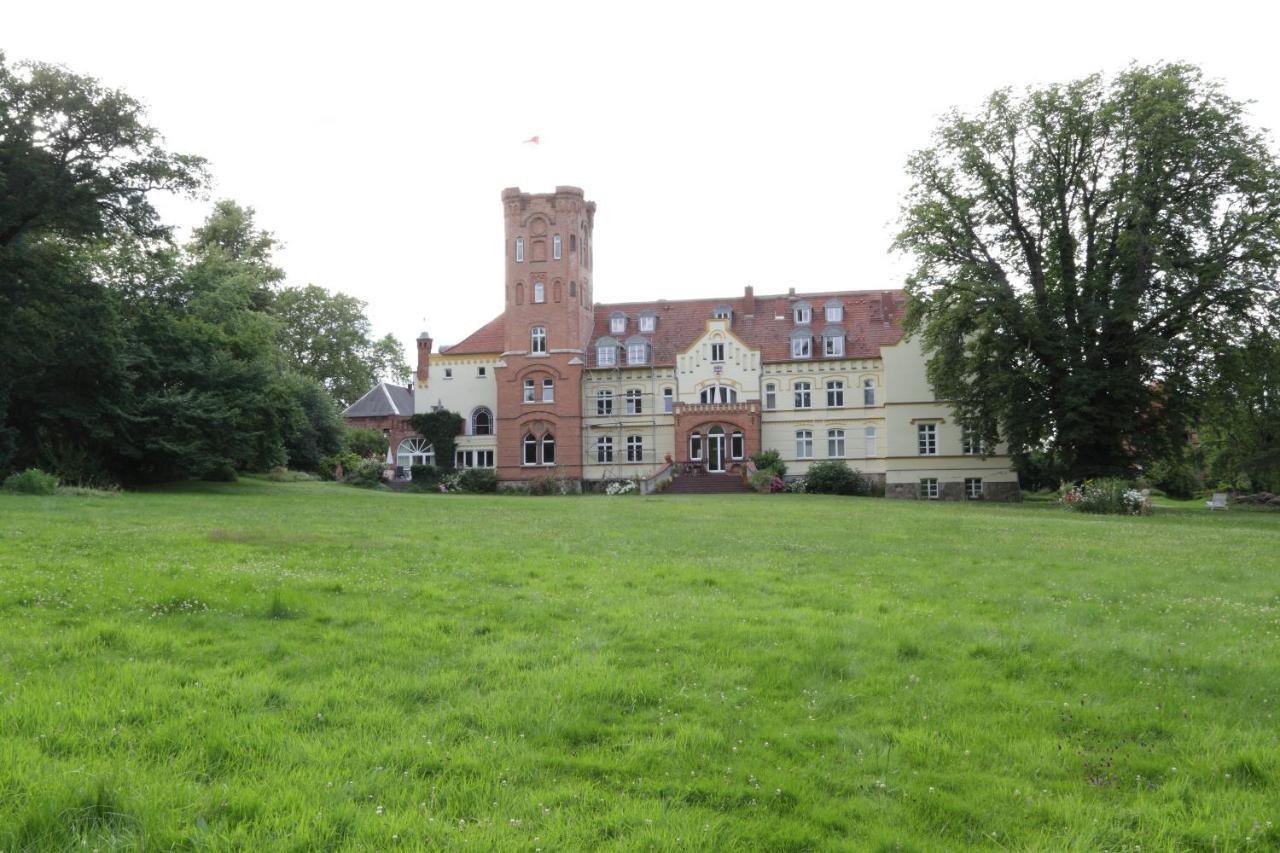 Schloss Lelkendorf, Fewo Gross Gievitz エクステリア 写真